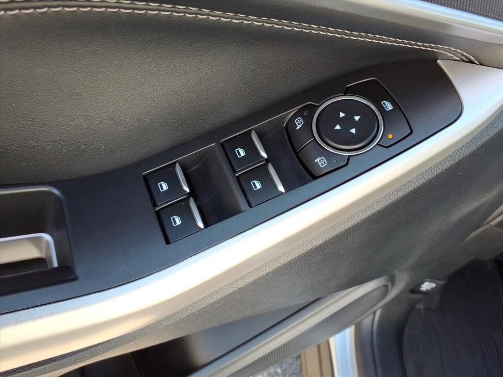 Used 2023 Ford Explorer XLT AWD/4WD image 24