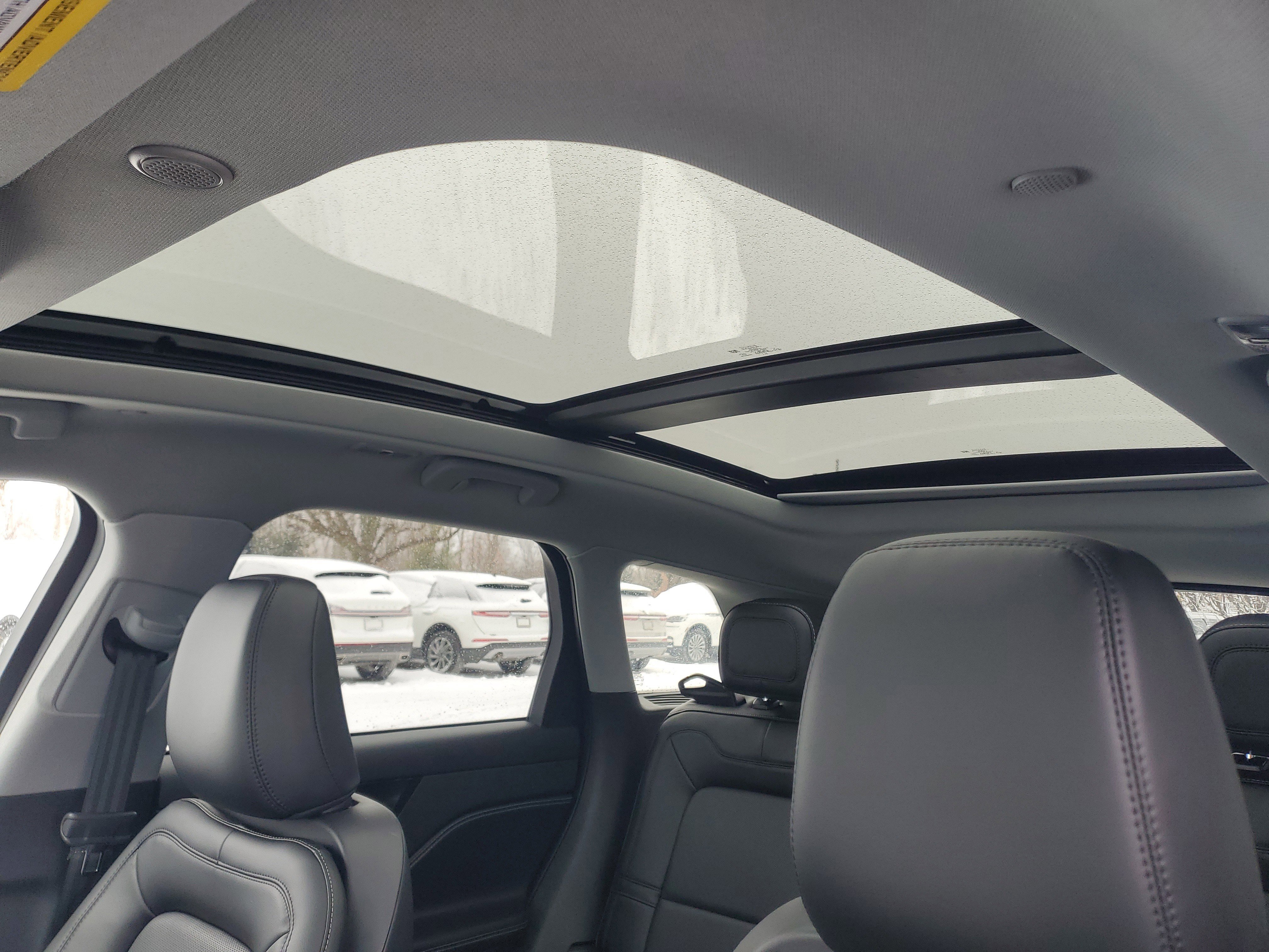 Certified 2022 Lincoln Corsair Reserve w/ Equipment Group 201A image 11