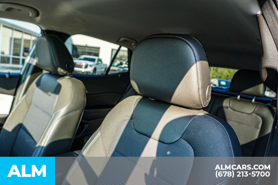 Used 2025 Chevrolet Trax LT FWD image 17