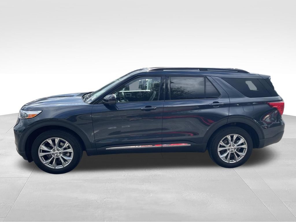 Certified 2024 Ford Explorer XLT w/ Equipment Group 202A AWD/4WD image 8