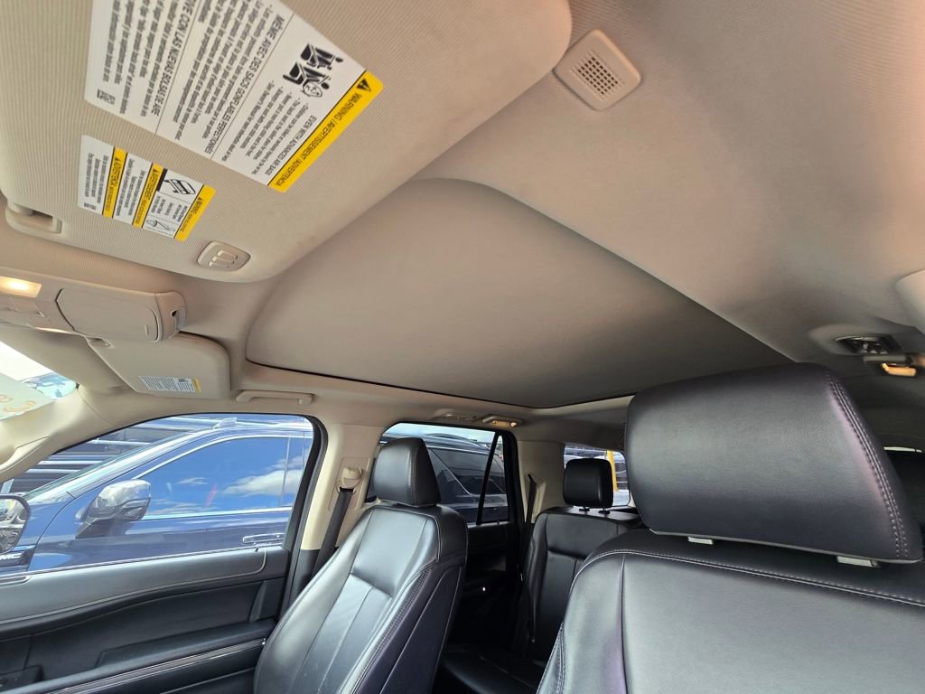 Used 2023 Ford Expedition XLT image 10
