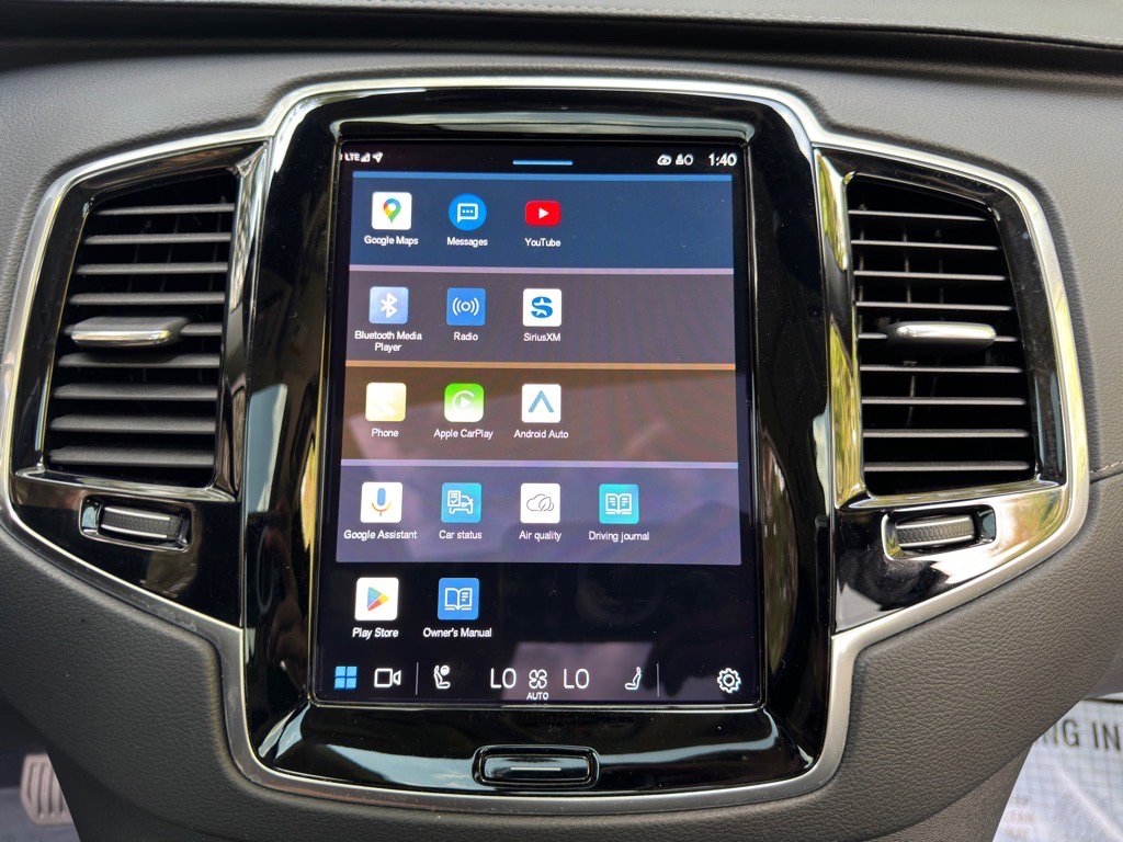 Used 2024 Volvo XC90 B6 Ultimate w/ Lounge Package image 12