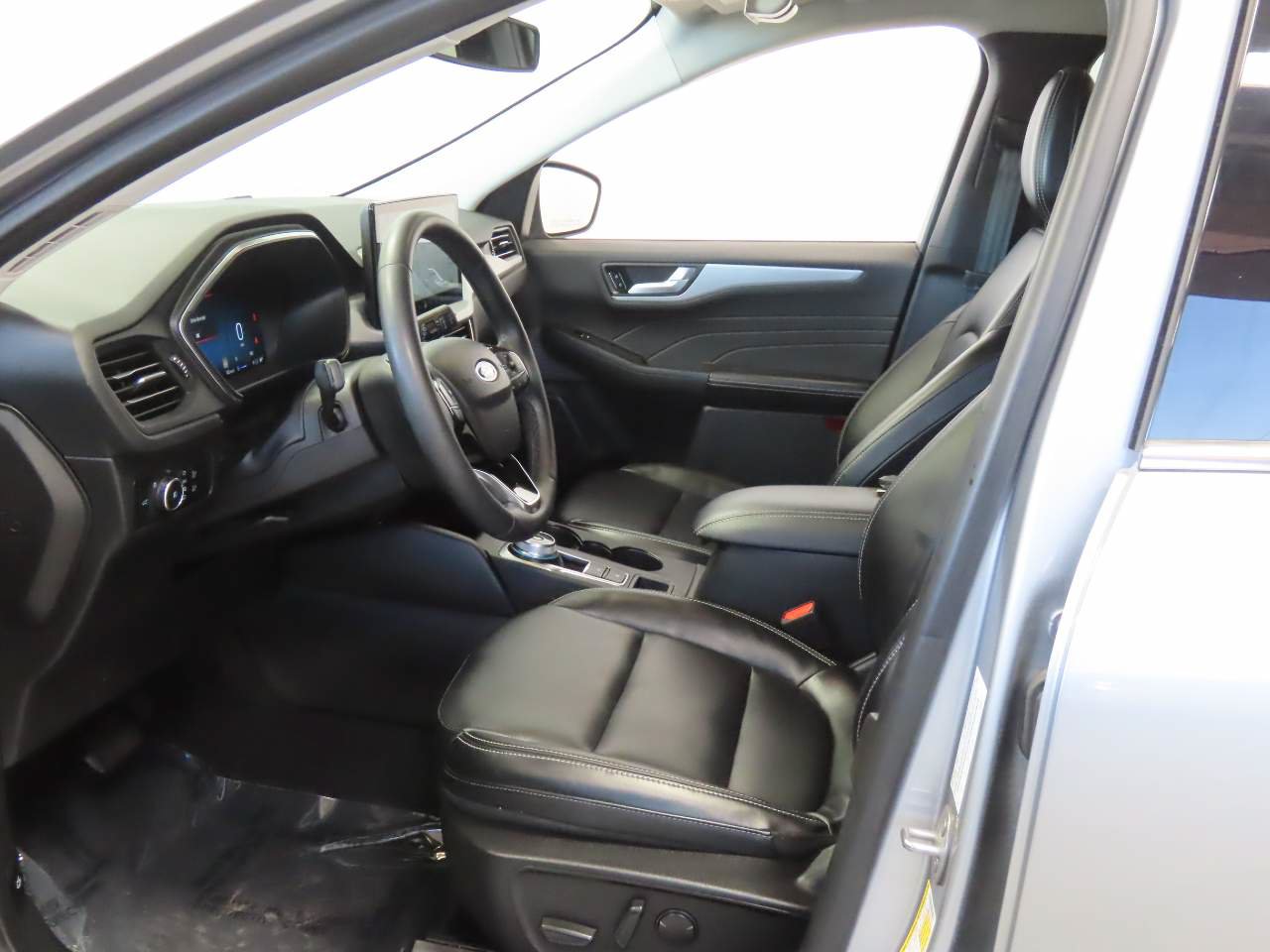Used 2023 Ford Escape Platinum AWD/4WD image 14