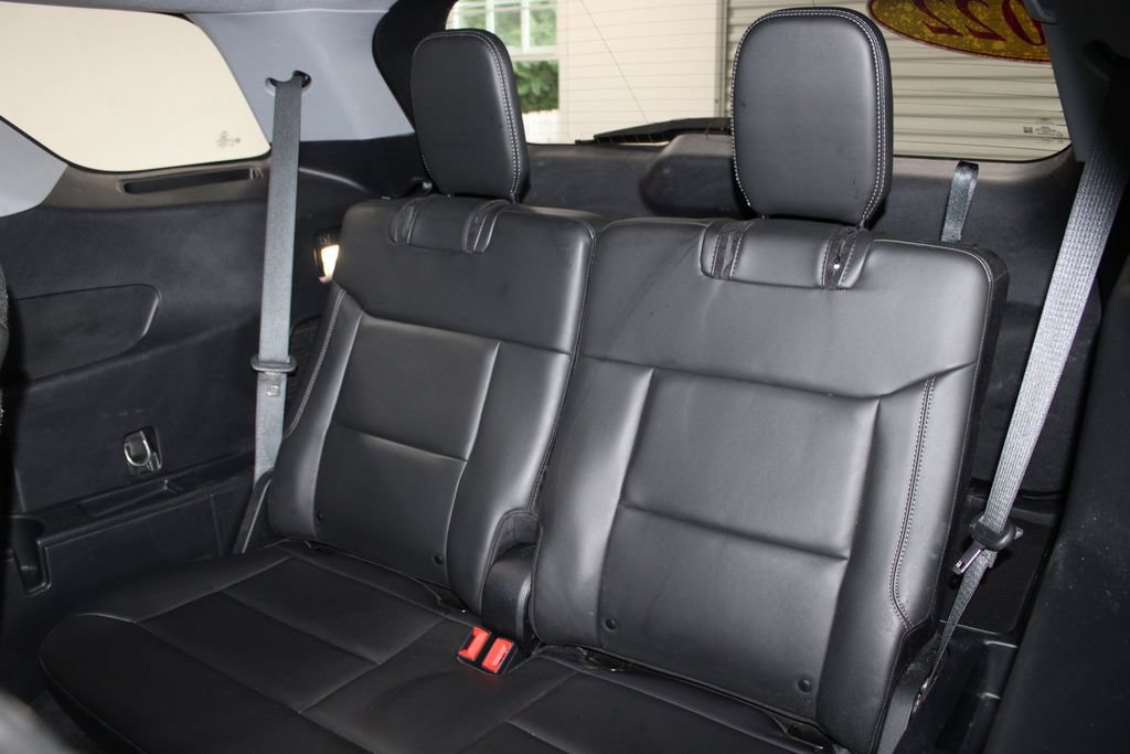 Used 2022 Ford Explorer XLT w/ Equipment Group 202A AWD/4WD image 25