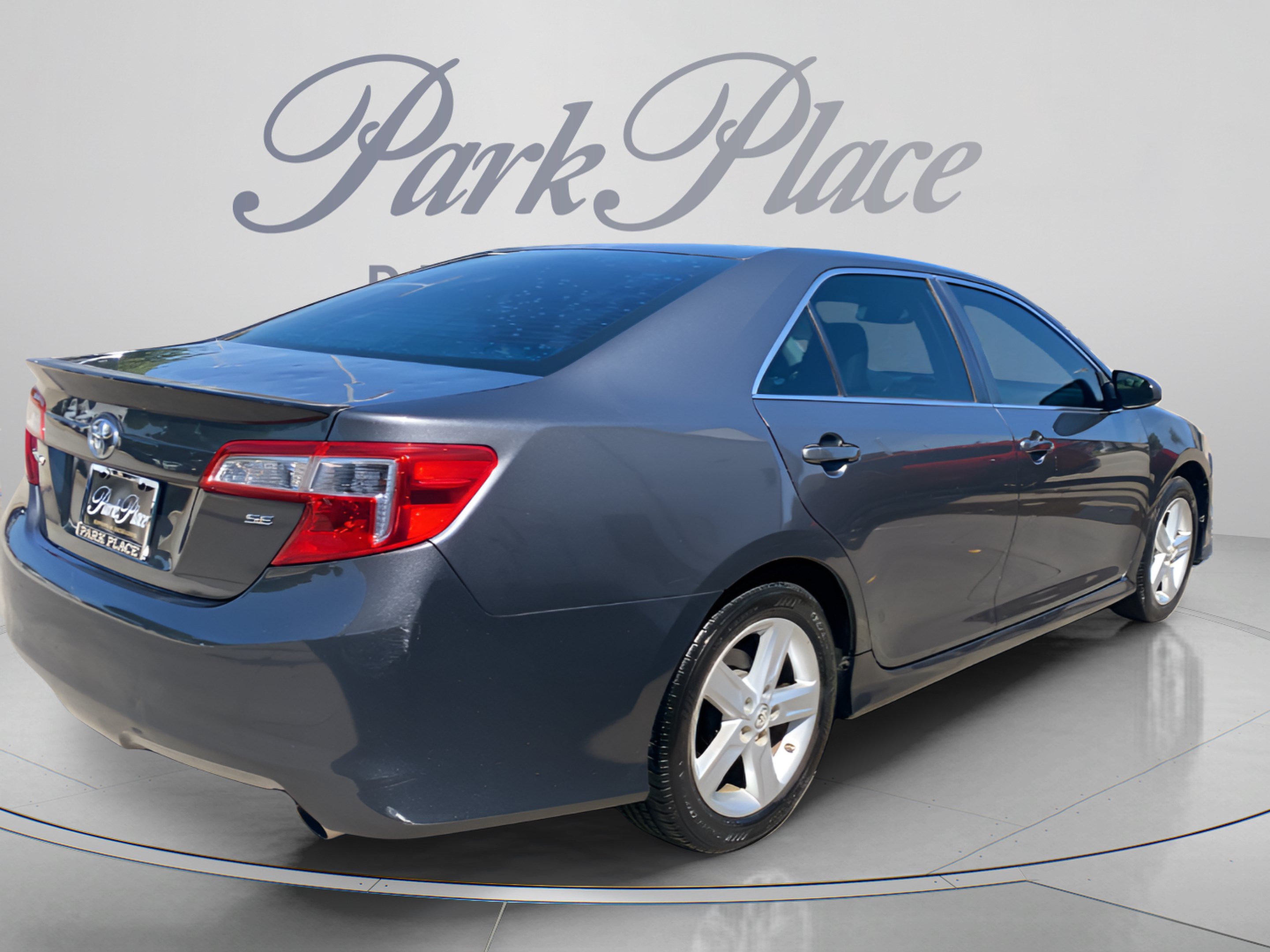 Used 2013 Toyota Camry SE FWD image 6