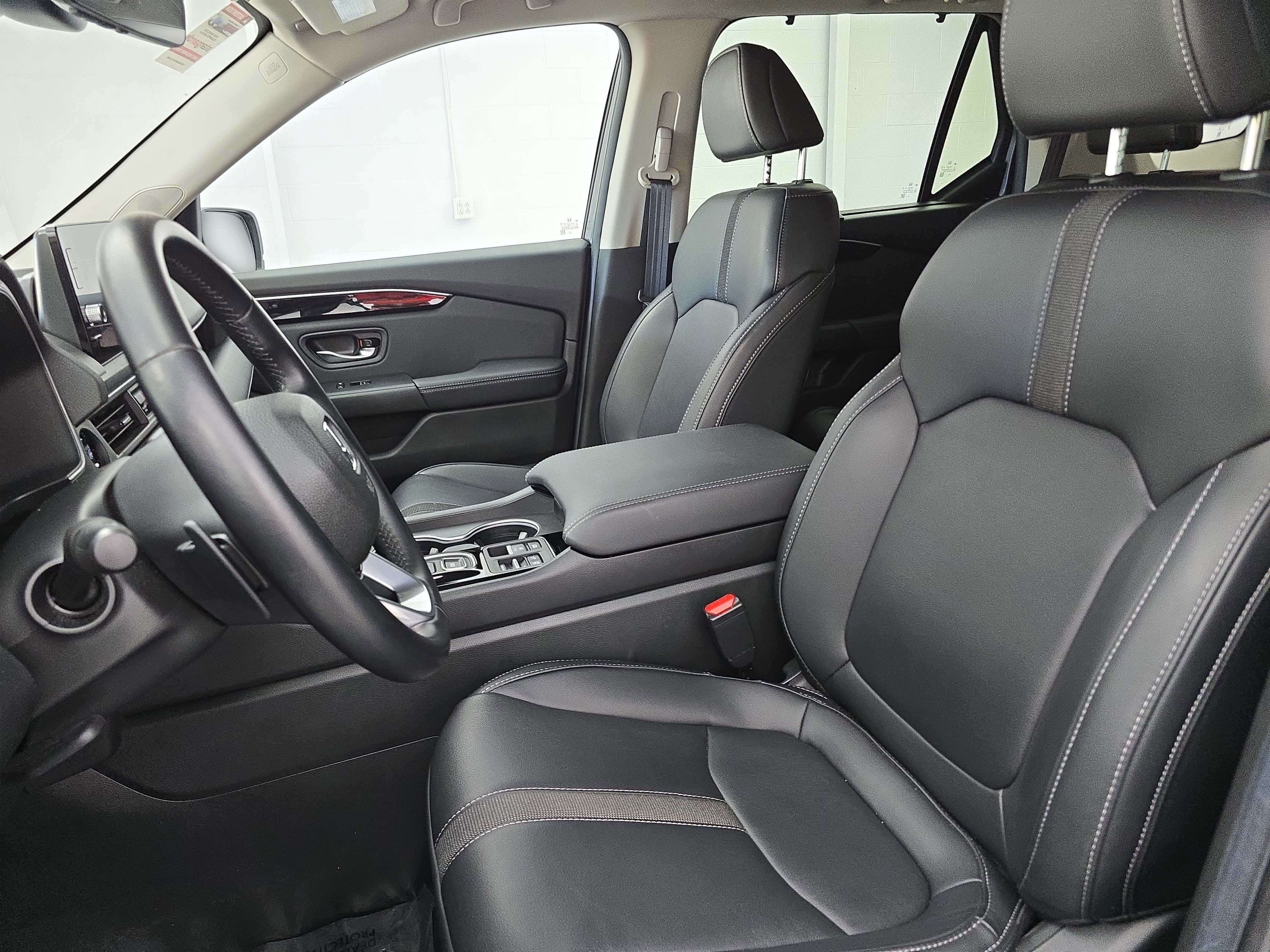 Used 2025 Honda Pilot Touring image 16