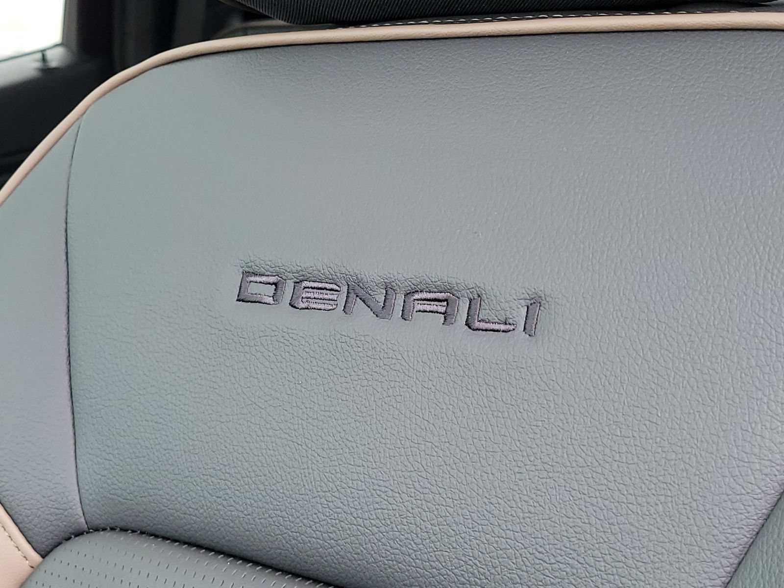 New 2026 GMC Canyon Denali AWD/4WD image 13