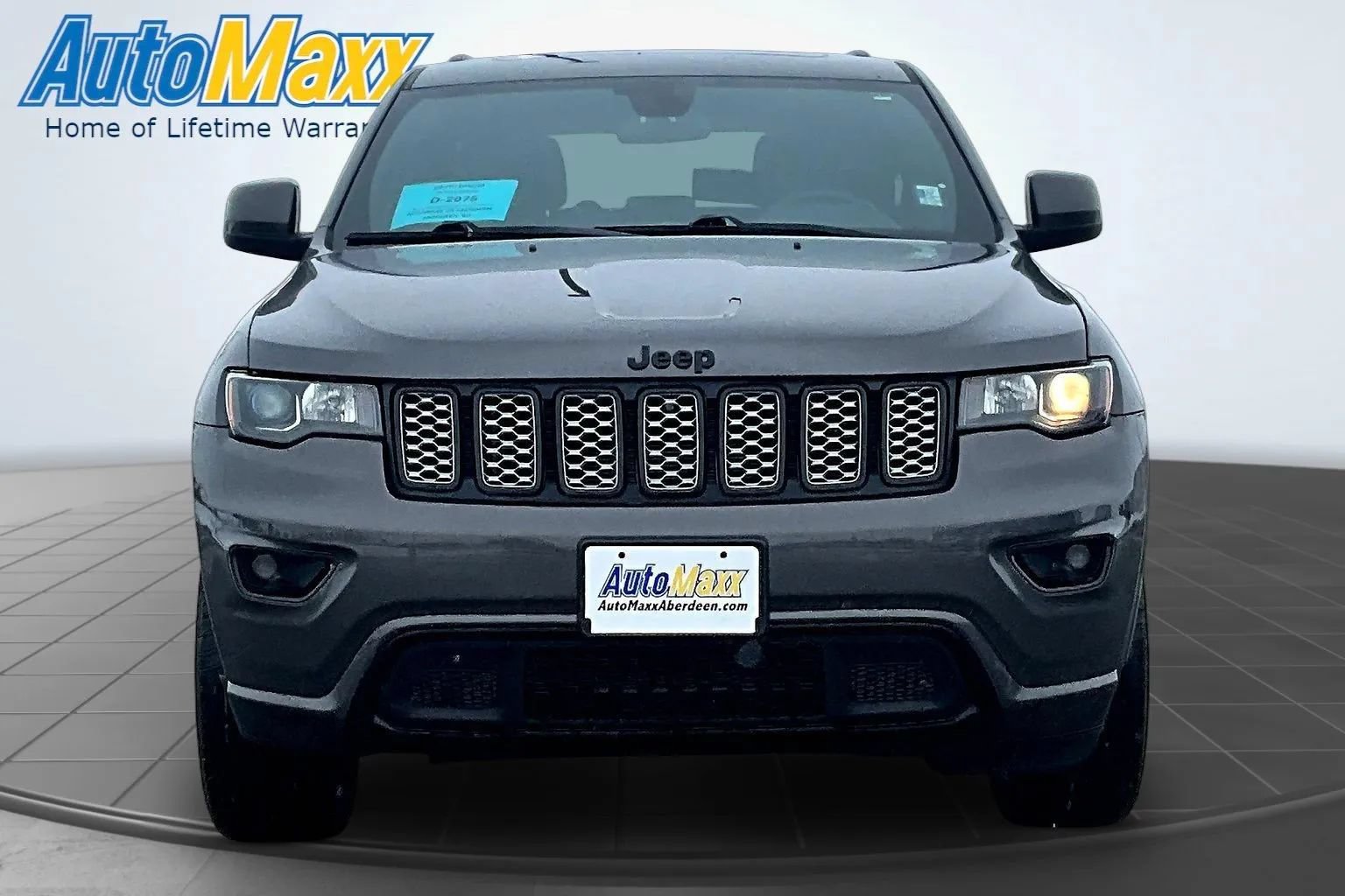 Used 2021 Jeep Grand Cherokee Laredo X AWD/4WD image 2