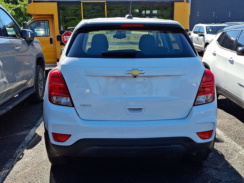 Used 2018 Chevrolet Trax LS w/ LPO, Protection Package FWD image 5
