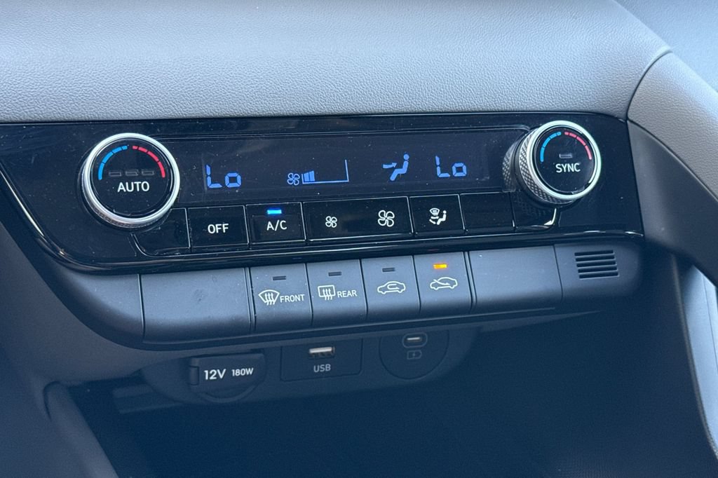 Used 2025 Hyundai Elantra Sport FWD image 16