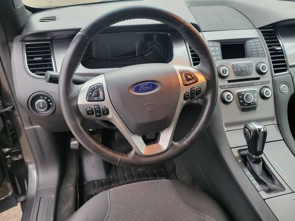 Used 2017 Ford Taurus SEL AWD/4WD image 6
