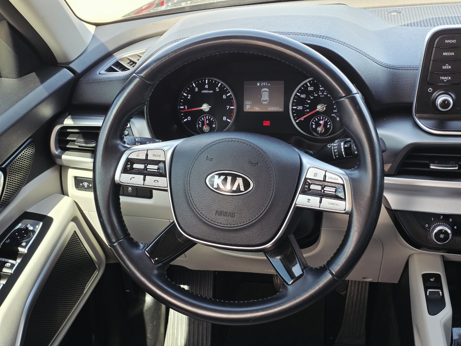 Used 2020 Kia Telluride S FWD image 26