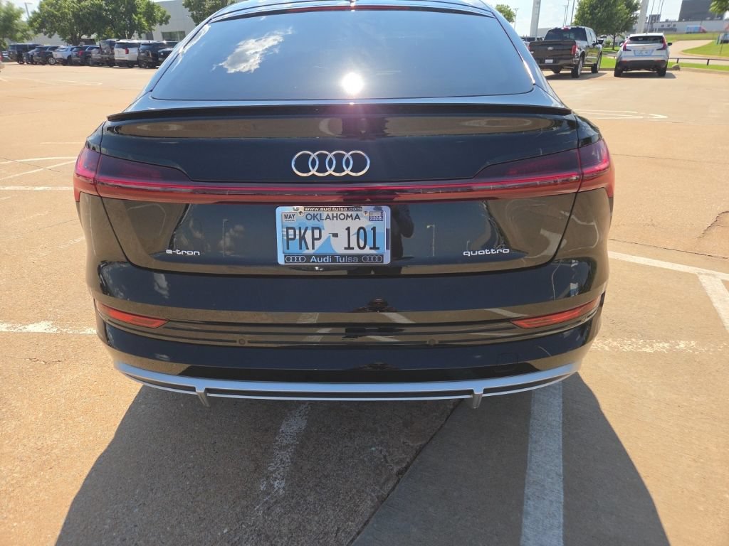 Used 2022 Audi e-tron Premium Plus AWD/4WD image 7