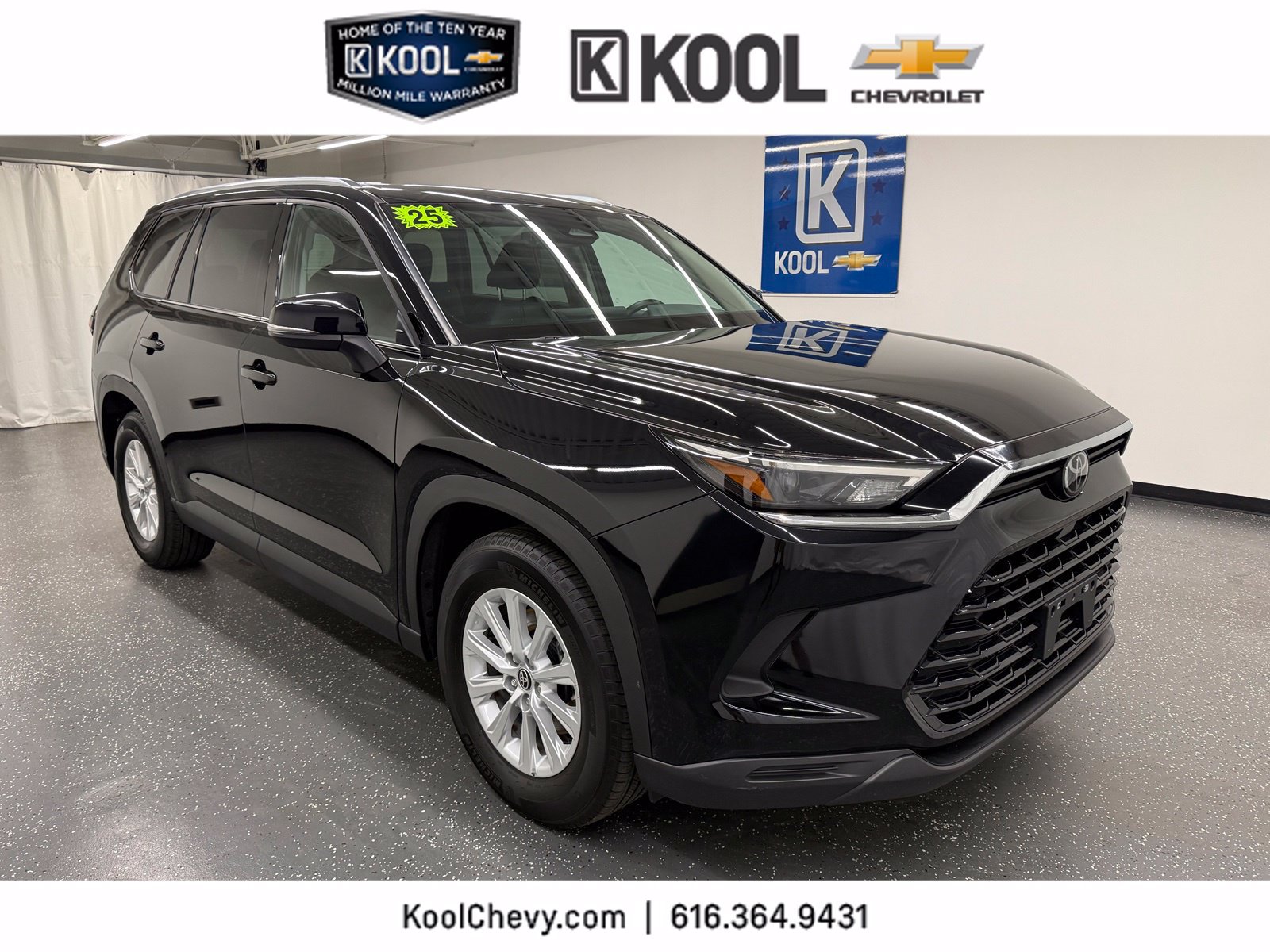 Used 2025 Toyota Grand Highlander AWD image 1