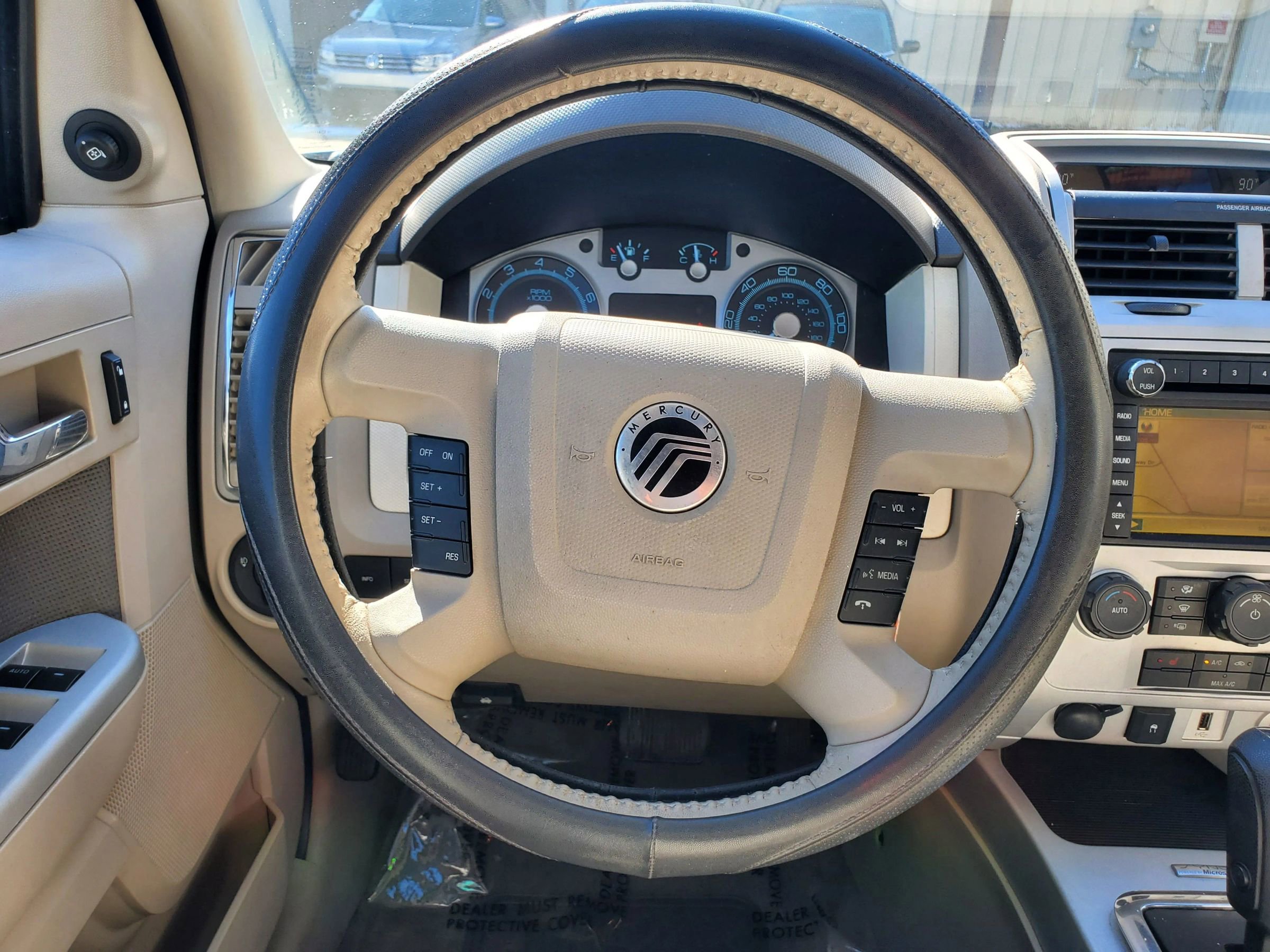 Used 2010 Mercury Mariner Premier image 32