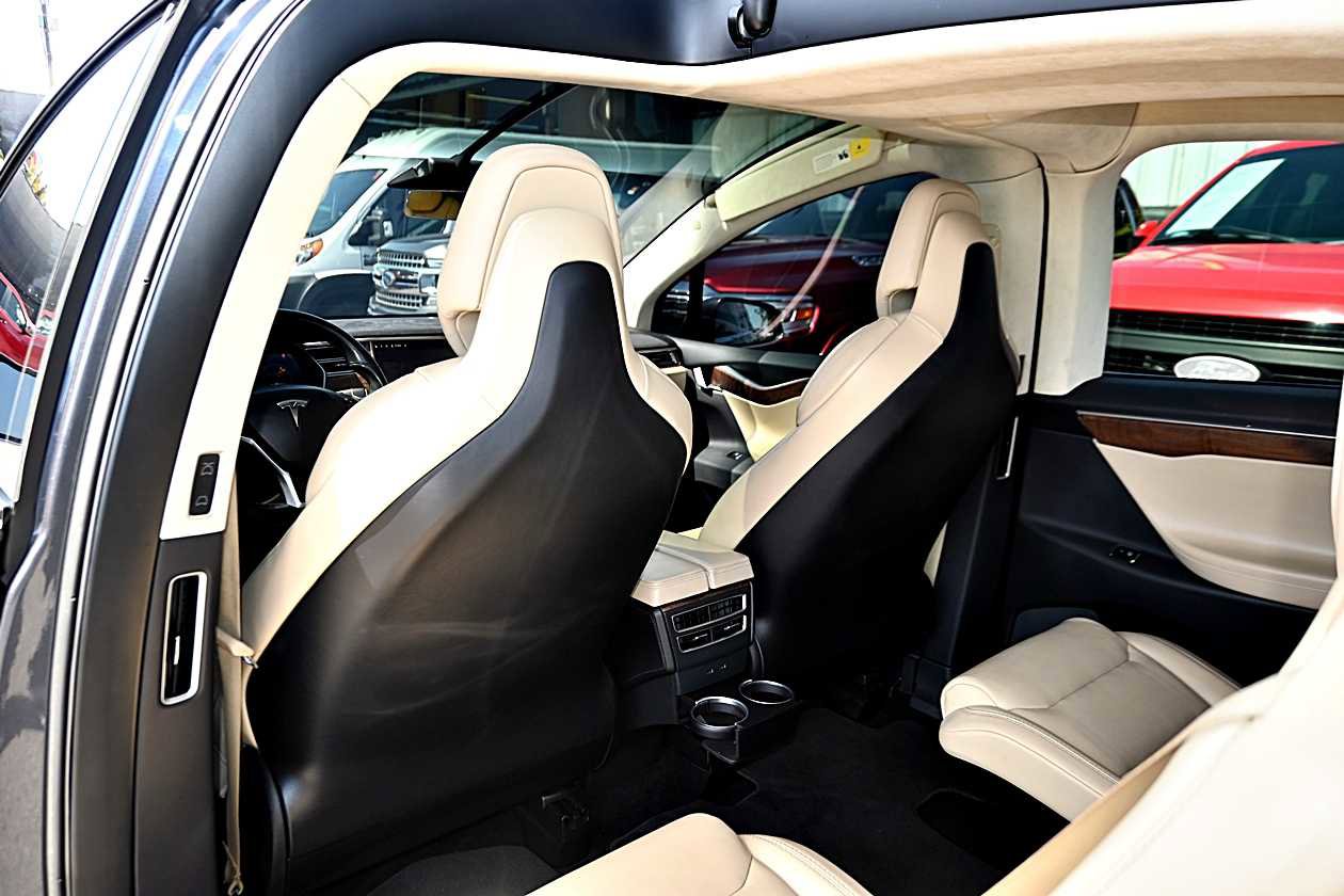 Used 2017 Tesla Model X 75D AWD/4WD image 13