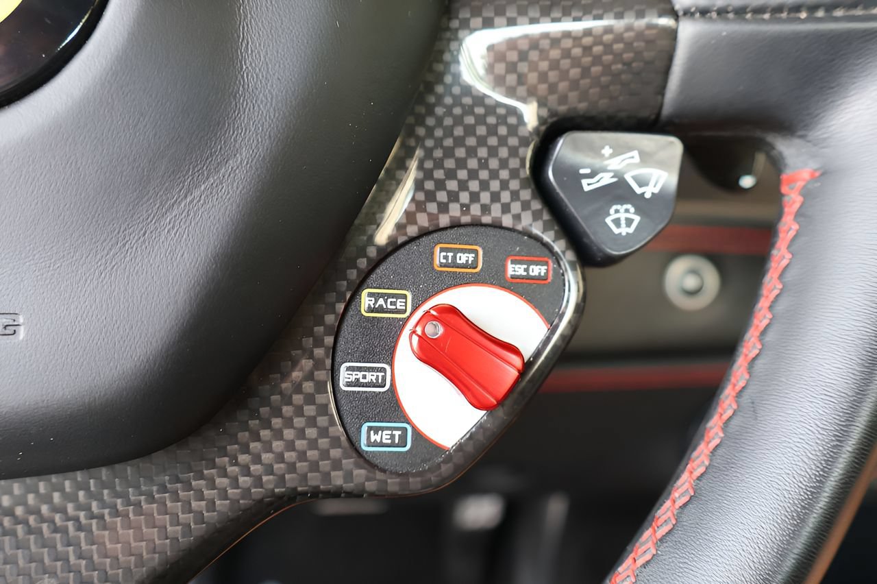 Used 2018 Ferrari 488 Spider RWD image 21