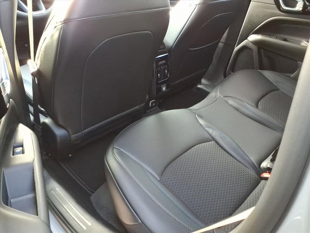 New 2026 Jeep Compass Latitude image 32