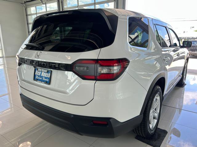Used 2023 Honda Pilot LX image 8