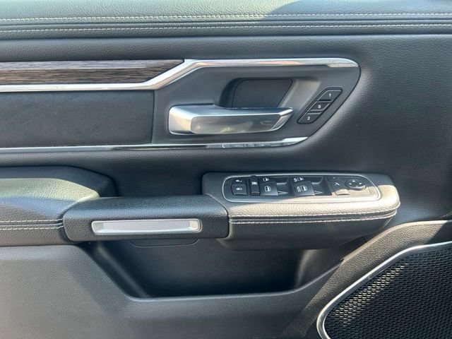 Used 2019 RAM 1500 Laramie AWD/4WD image 17