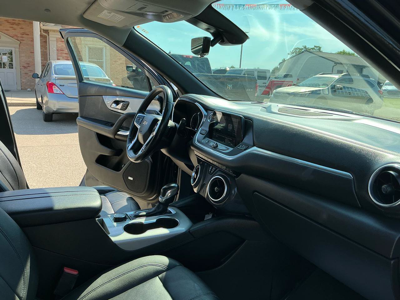 Used 2021 Chevrolet Blazer LT w/ Sound & Technology Package FWD image 22