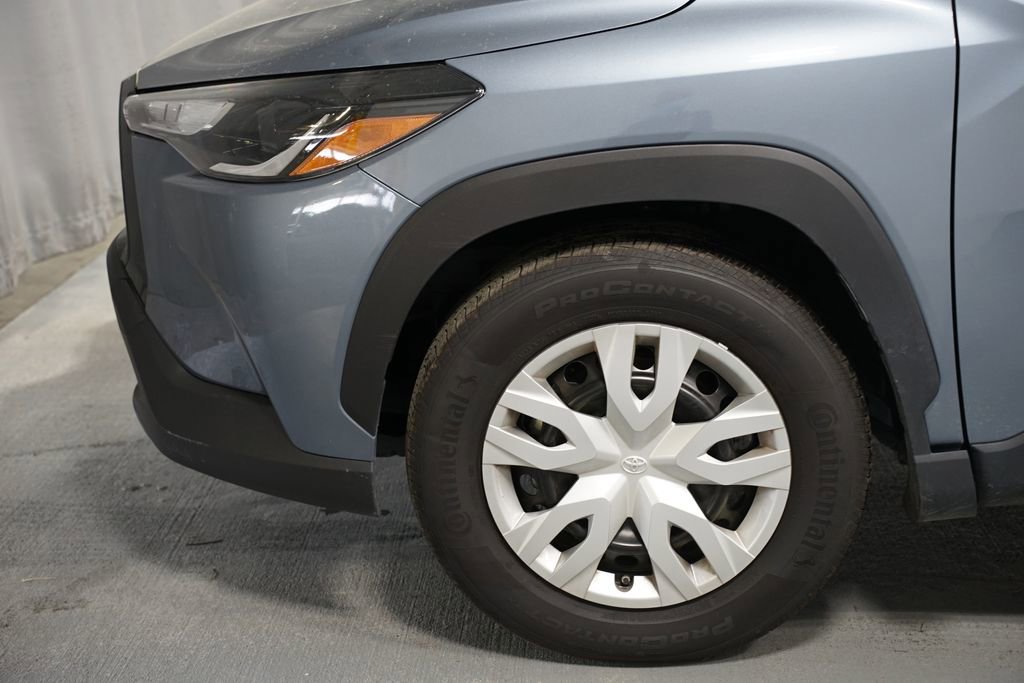 Certified 2025 Toyota Corolla Cross L image 5