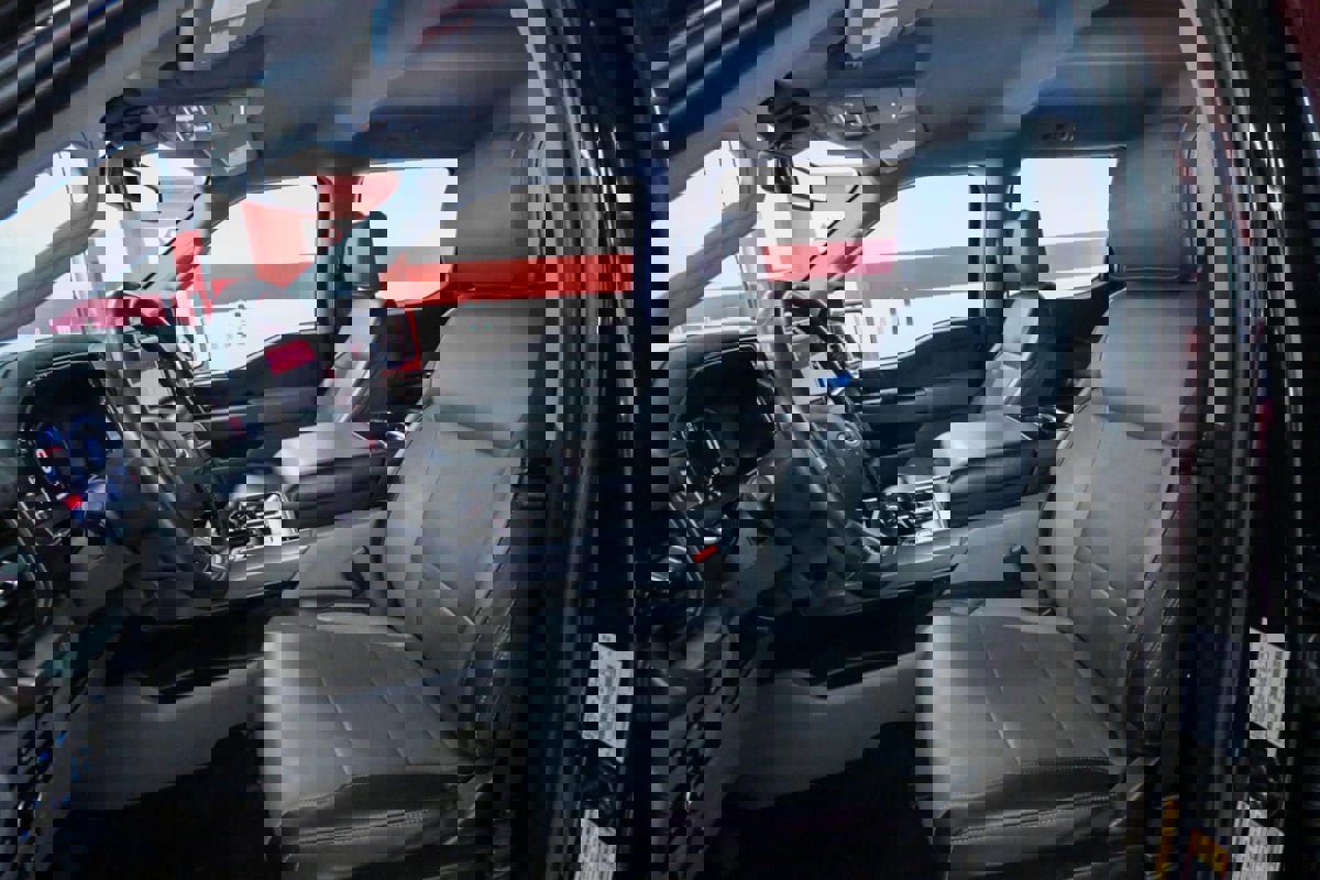 Used 2023 Ford F150 Lariat w/ Trailer Tow Package image 12