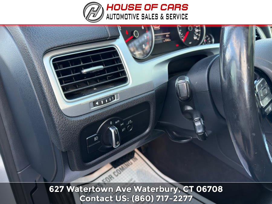 Used 2016 Volkswagen Touareg Sport AWD/4WD image 23