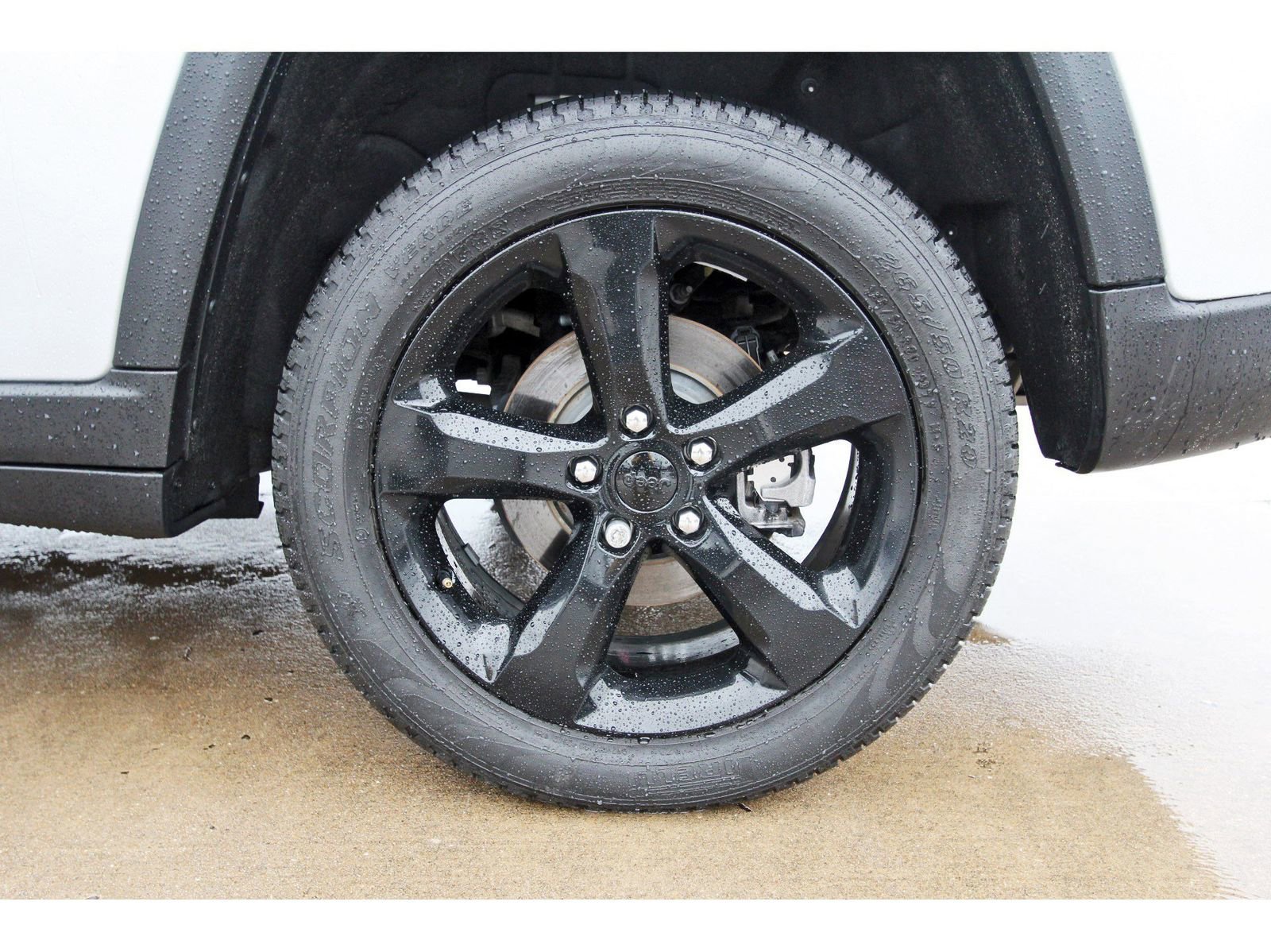 Used 2024 Jeep Grand Cherokee Limited w/ Black Appearance Package AWD/4WD image 30