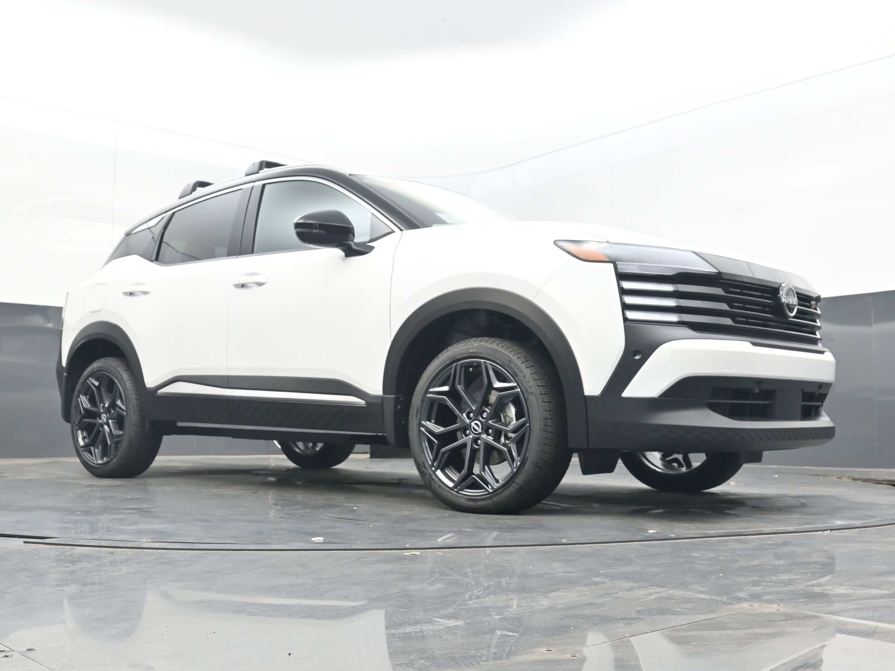 New 2026 Nissan Kicks SR image 22