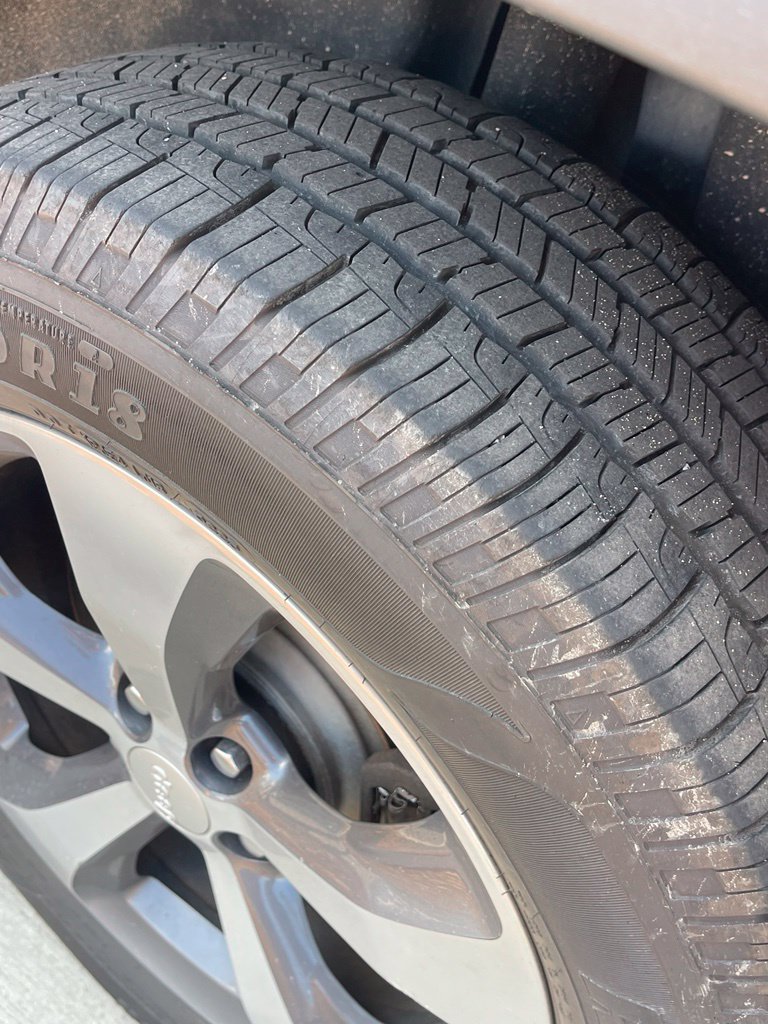 Used 2019 Jeep Cherokee Limited AWD/4WD image 9