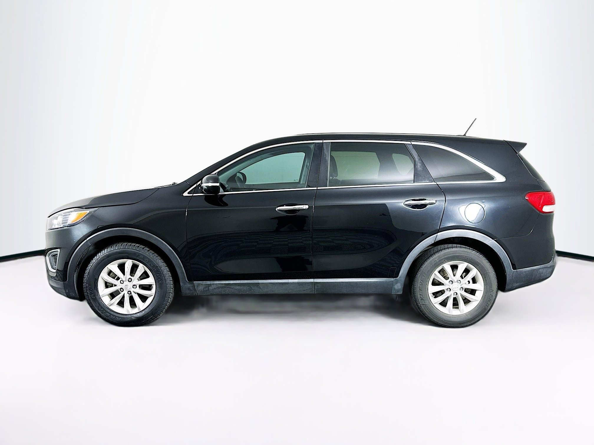 Used 2016 Kia Sorento L FWD image 4