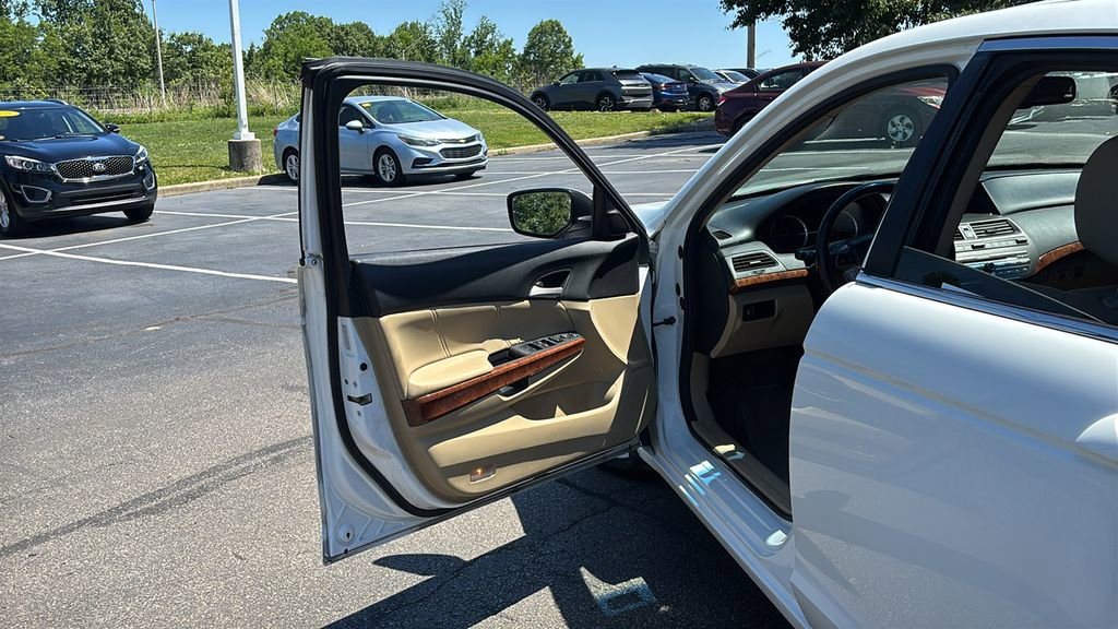 Used 2012 Honda Accord EX-L image 11