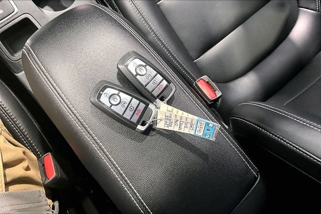 Used 2025 Ford Escape Platinum AWD/4WD image 42