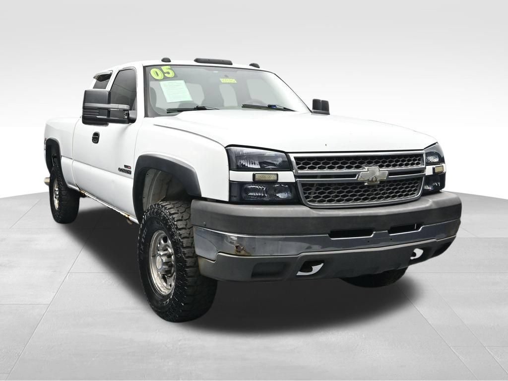 Used 2005 Chevrolet Silverado 2500 W/T w/ Heavy-Duty Power Package AWD/4WD image 7