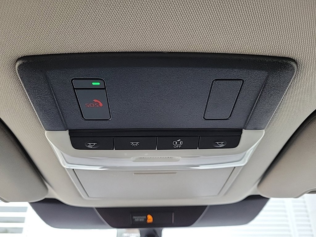 Used 2025 Nissan Pathfinder SL AWD/4WD image 33
