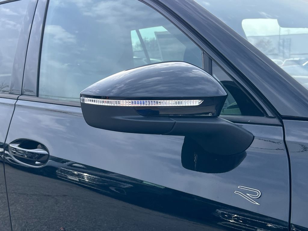 New 2026 Volkswagen Tiguan SE R-Line image 7