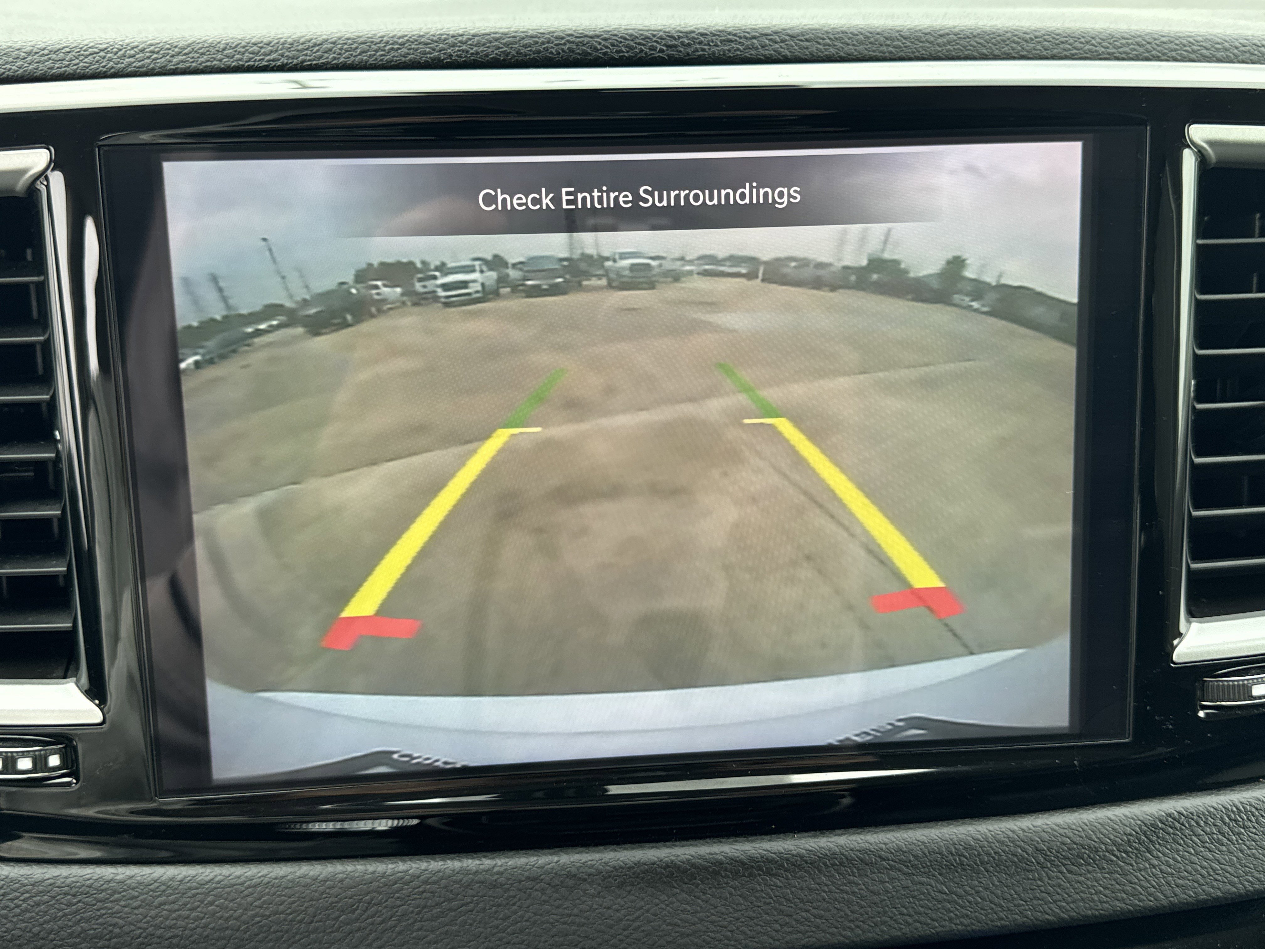 Used 2024 Chrysler Pacifica Touring-L image 19