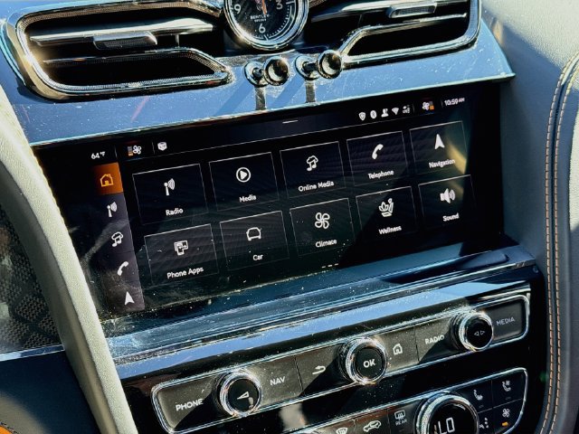Used 2025 Bentley Bentayga AWD/4WD image 15