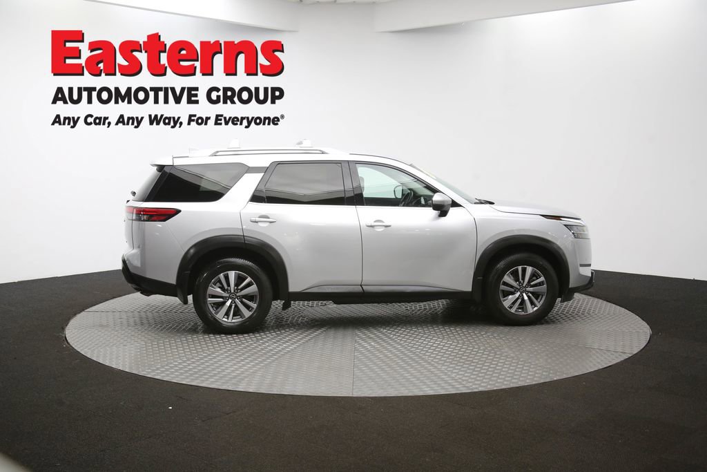 Used 2023 Nissan Pathfinder SL image 43