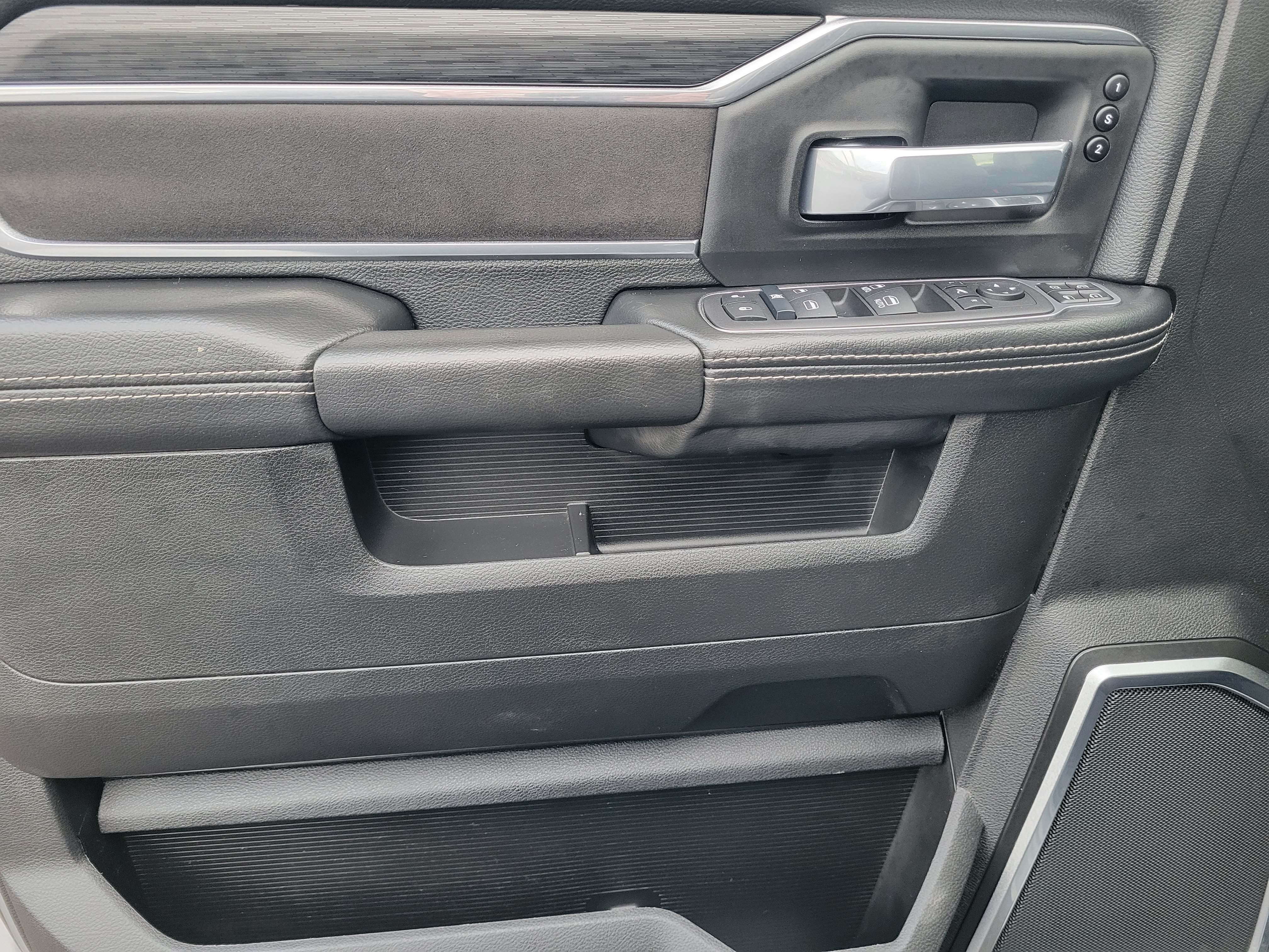 Used 2024 RAM 3500 Laramie w/ Night Edition AWD/4WD image 22