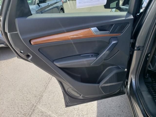 Used 2023 Audi Q5 2.0T Premium Plus w/ Premium Plus Package AWD/4WD image 12