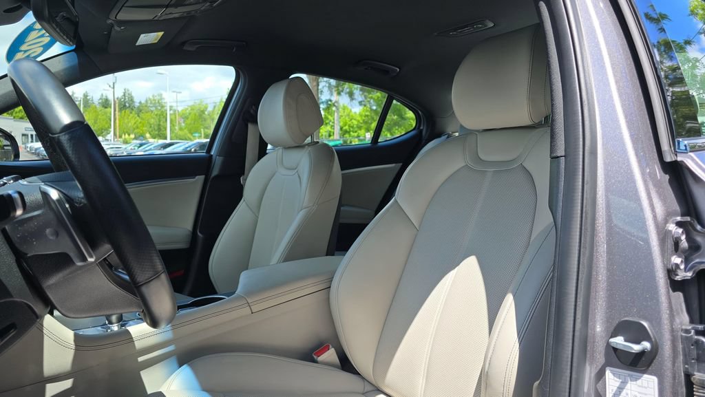 Used 2023 Genesis G70 2.0T AWD/4WD image 21