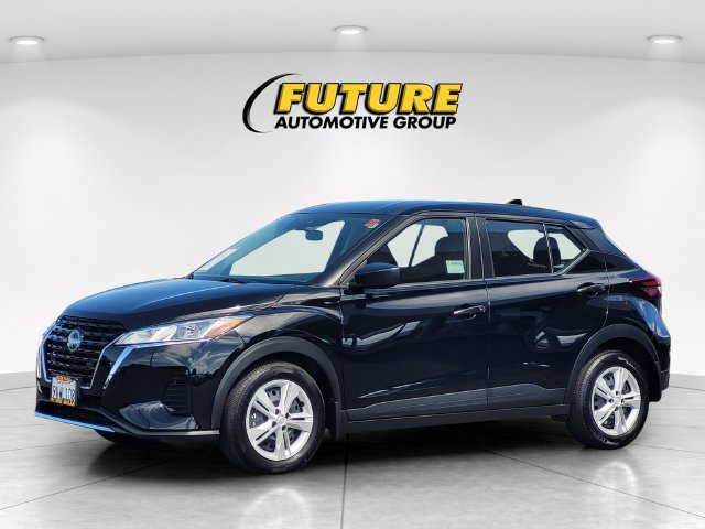 Certified 2025 Nissan Kicks Play S FWD image 5