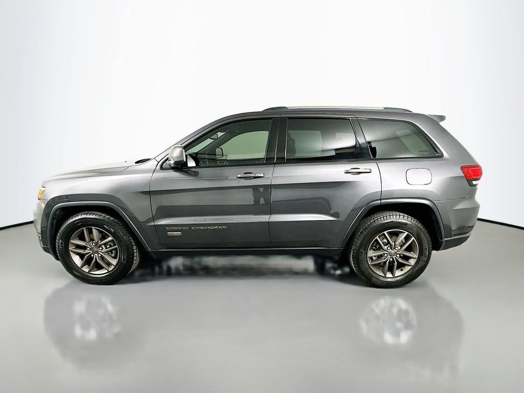 Used 2017 Jeep Grand Cherokee Laredo 75th Anniversary RWD image 8
