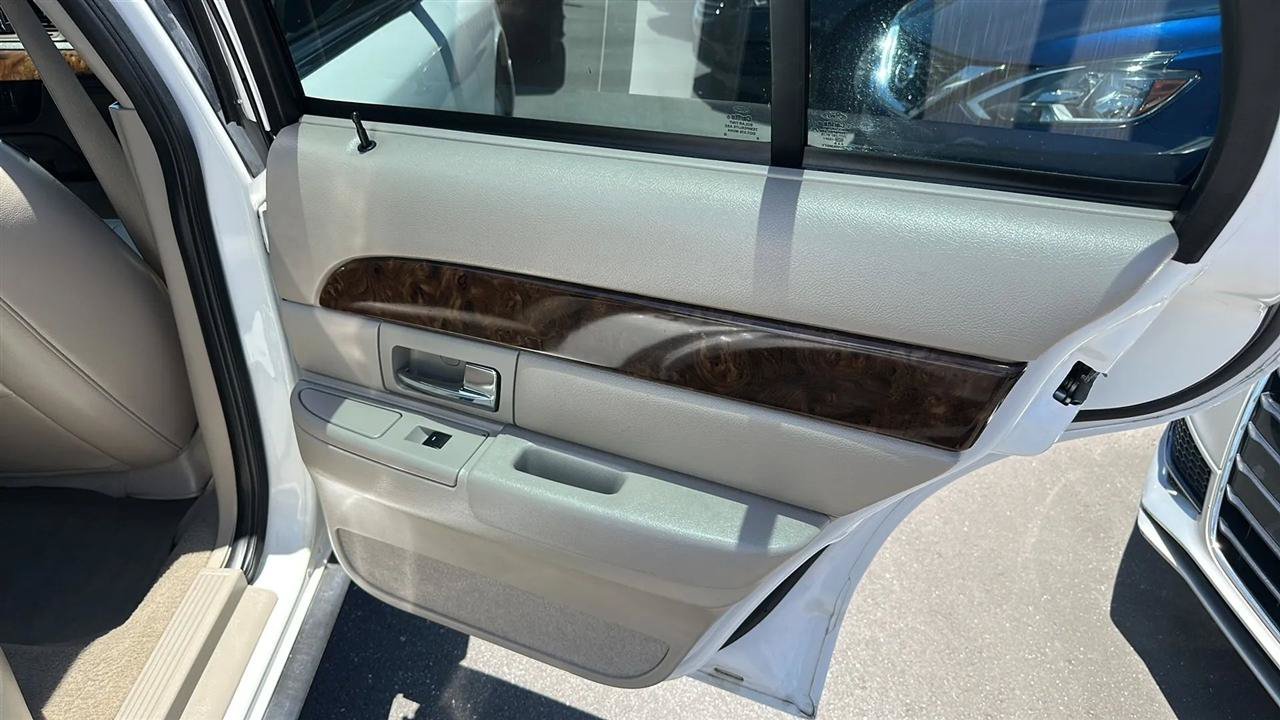 Used 2011 Mercury Grand Marquis LS RWD image 29