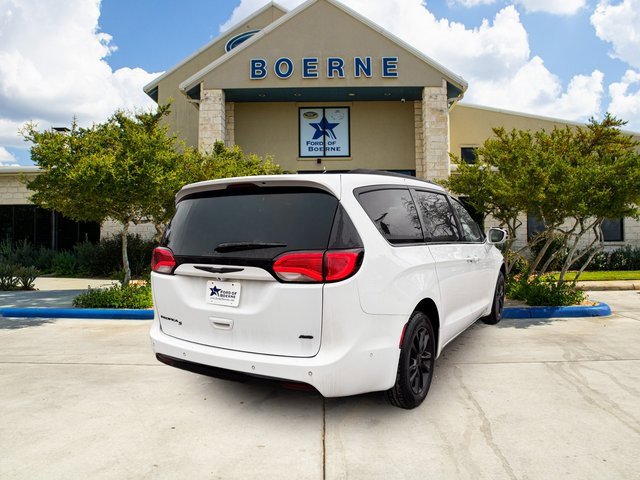 Used 2020 Chrysler Pacifica Touring-L w/ Advanced Safetytec Group image 5