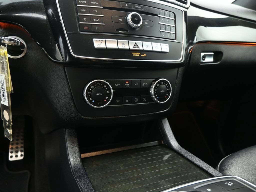 Used 2019 Mercedes-Benz GLE 400 4MATIC image 16