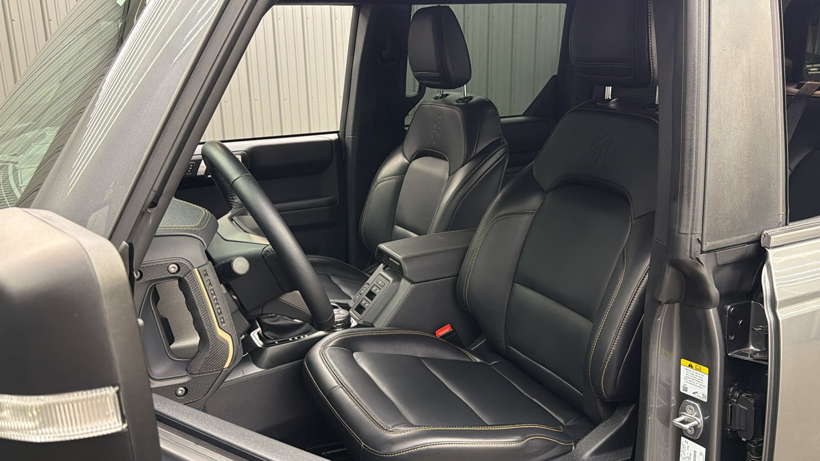 Used 2025 Ford Bronco Badlands AWD/4WD image 32