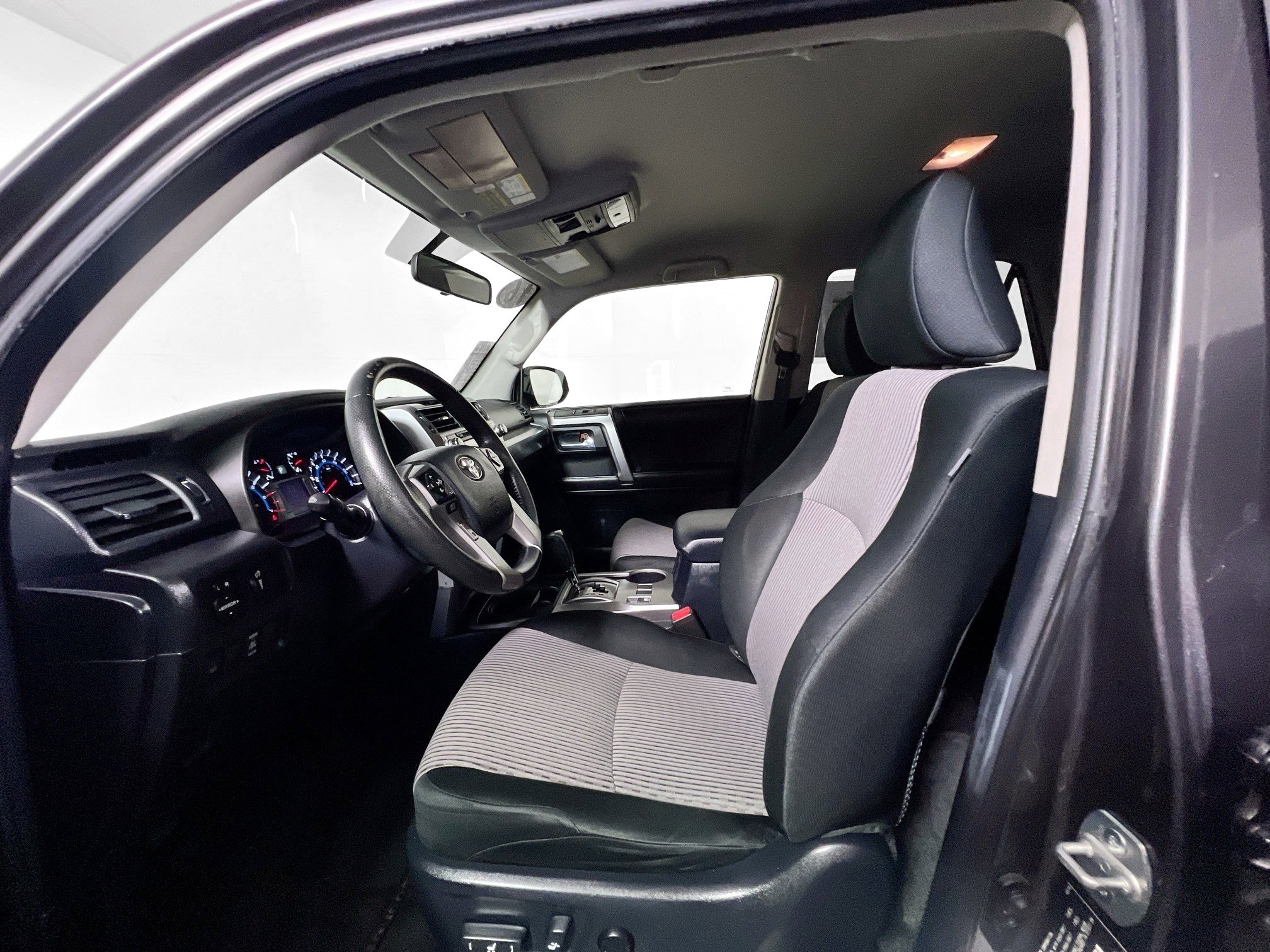 Used 2016 Toyota 4Runner SR5 image 14